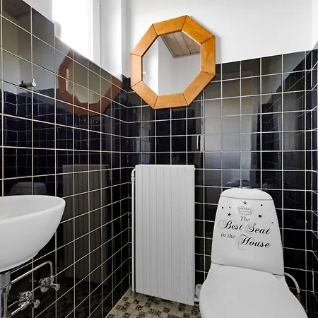 Holiday home With Pool For 12 People *
